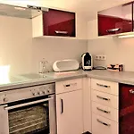 Sidney By Interhome